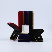 Organisateur de bijoux en velours de luxe personnalisé, emballage cadeau personnalisé imprimé, boîtes à bijoux pour bague, boucles d'oreilles, pendentif