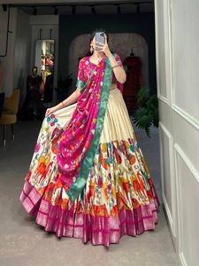Kalamkari Dola Zijde <span class=keywords><strong>Half</strong></span> Sari Met Weefrand En Kwastjes Gestikte Lehenga Set - Product Image 6