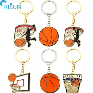 Toptan Metal karikatür basketbol anahtarlık özel Logo spor anahtarlıklar sepeti topu basketbol emaye anahtarlık anahtarlık