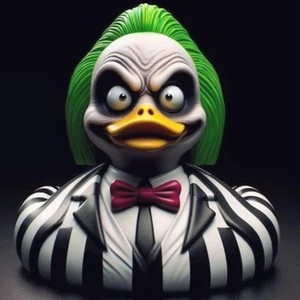 Estatua de Resina de Pato de Película de Terror - Decoración Espeluznante de Personaje Villano para Mesa, Fiesta, Hogar o Estantería - Product Image 2