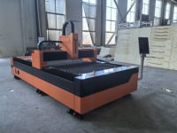 Máquina de Corte a Laser de Fibra de 10mm para Processamento de Aço Inoxidável 3kw 2kw 1.5kw com Cabeça Laser Raytools - Custo