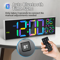 Digitale Wanduhr mit BT Auto-Synchronisation, Großem LED-Display, Intelligenter Automatischer Dimmfunktion, DST, Fernbedienung, Nachtlicht für Fitness-Studio