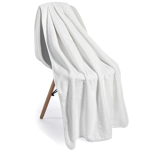 <span class=keywords><strong>Serviette</strong></span> <span class=keywords><strong>de</strong></span> <span class=keywords><strong>bain</strong></span> <span class=keywords><strong>de</strong></span> luxe 100% coton <span class=keywords><strong>serviette</strong></span> <span class=keywords><strong>de</strong></span> <span class=keywords><strong>bain</strong></span> épaissir <span class=keywords><strong>550G</strong></span> <span class=keywords><strong>serviette</strong></span> <span class=keywords><strong>de</strong></span> <span class=keywords><strong>bain</strong></span> blanche douce et absorbante en gros - Product Image 5