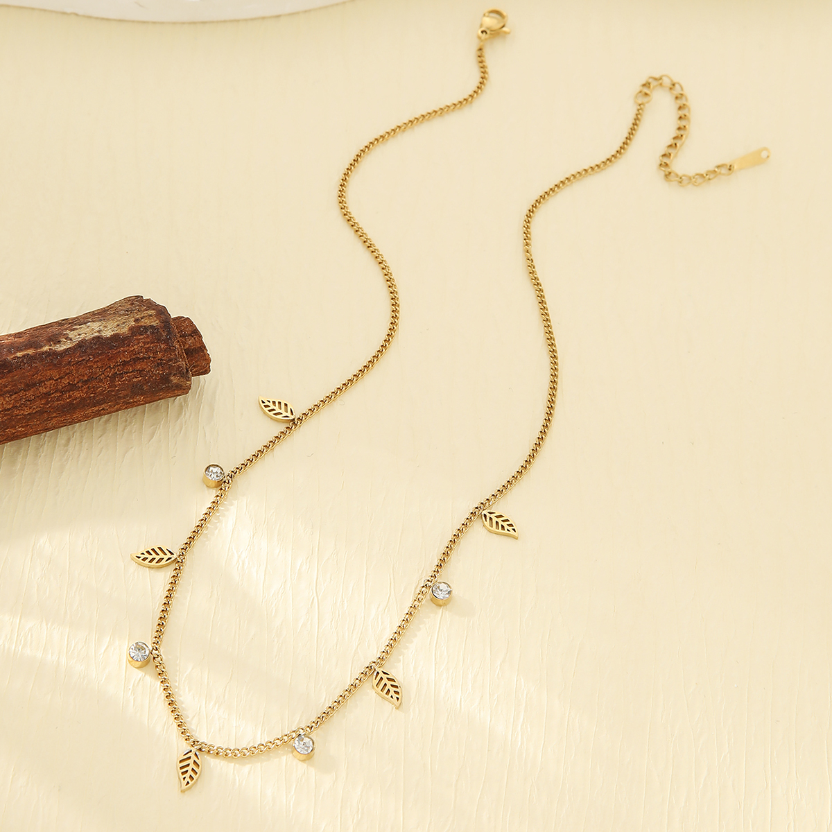 Small Leaf Clavicle Chain