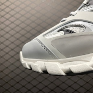 Zapatillas de correr retro de lujo originales para hombre, modernas, cómodas y antideslizantes, aptas tanto para hombres como para mujeres en el mismo estilo. - Product Image 3