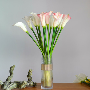 Flores Artificiales de Lirio Calla de PU con Tacto Real - Decoración Ecológica para Navidad, Pascua y Bodas, Uso Interior/Exterior - Product Image 1