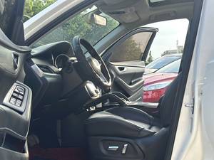 SUV Tecnologico Giovanile 2017 Zotye SR7 Cube Dream 1.5T CVT Turbo Interni Scuri Sedili in Pelle R17 Tetto Panoramico per la Vita Urbana - Product Image 5