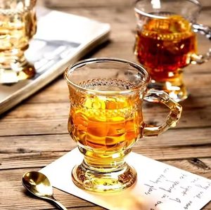 Verre à bière brun en verre de style vintage exquis avec poignée pour les fêtes, les réunions et les dîners à la maison, pour boire du jus, du thé, de la bière - Product Image 2