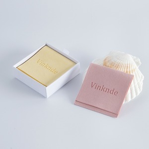 Pochettes à bijoux en tissu écologique élégantes et personnalisées avec logo, emballage en forme d'enveloppe pour bijoux fins - Product Image 3