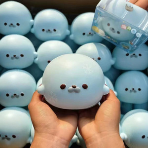 Jouet anti-stress créatif et mignon en forme de phoque, en PU, super doux, à récupération lente - Product Image 1