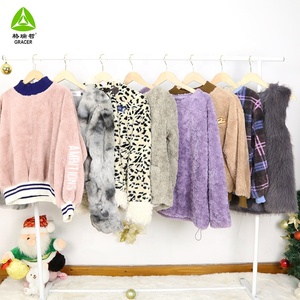Chaqueta de Invierno de Lana Limpia de Alta Calidad con Ribete de Piel Cálida para Mujer, Abrigo de Segunda Mano, Fardos de 45 kg de Ropa de Diseñador de Lujo Usada - Product Image 4