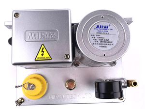 Lubrificateur électrique à graisse Miran 3L 18W pour applications d'usinage - Product Image 3