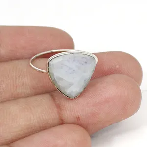 天然蓝色火彩虹月光石固体925纯银边框设置波西米亚手工戒指
