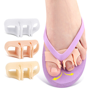 Sandale à trois trous en SEBS <span class=keywords><strong>avec</strong></span> séparateur <span class=keywords><strong>d</strong></span>'<span class=keywords><strong>orteils</strong></span> pour hallux valgus et <span class=keywords><strong>orteils</strong></span> croisés, correcteur <span class=keywords><strong>d</strong></span>'<span class=keywords><strong>orteils</strong></span> torts - Product Image 3