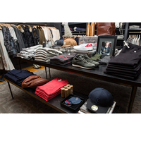 Gondole d'exposition de vêtements pour hommes, design moderne et personnalisé, décoration de magasin de vêtements pour hommes pour les magasins hors taxes