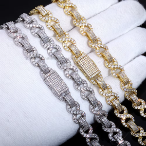 สร้อยข้อมือฮิปฮอปแบบหัวเข็มขัดขนาด 10 มม. ลายโซ่ 8 ตัวอักษร ผสมเพชรทรงสี่เหลี่ยม สำหรับผู้หญิง แฟชั่นทันสมัย สร้อยคอ Lijing - Product Image 4