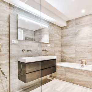 Meubles modernes personnalisés pour salles de bains d'hôtel Armoires en acier inoxydable et MDF imperméables en gros avec miroir de comptoir en marbre - Product Image 4