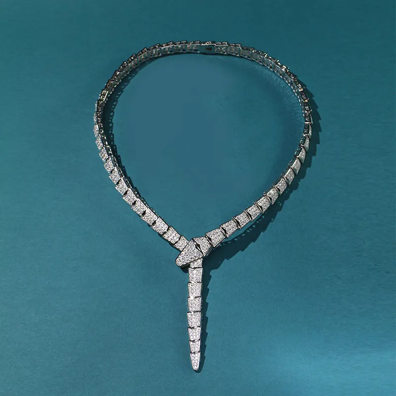 Ottone placcato oro 18 carati amanti esagerati collana da uomo con serpente in zircone intarsiato sexy accessori per la cena da donna