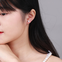 Nouvelle conception 2023 de l'usine : Petites boucles d'oreilles tendance en laiton découpé CNC, style balle, pour hommes et femmes