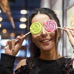 Bâtonnets en papier écologiques jetables et résistants à l'humidité pour gâteaux, sucettes et décorations <span class=keywords><strong>de</strong></span> gâteaux (bonbons, chocolats, cadeaux) - Product Image 5