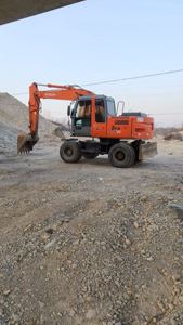 Excavatrice sur pneus Hitachi ZX130W d'occasion de haute qualité, marque japonaise, 13 tonnes, avec un bon prix. Également disponible : excavatrices Hitachi ZX120, ZX130, ZX200. - Product Image 5