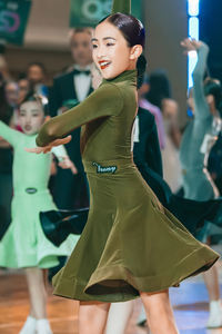 Tenue de <span class=keywords><strong>Danse</strong></span> Latine pour Filles - Robe Tutu en Polyester à Manches Longues et Jupe, Col Montant, Fermeture à Crochets, pour Compétition et Entraînement Scénique - Product Image 3