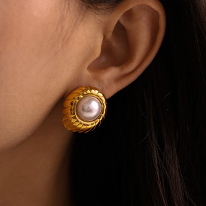 Fashion <strong>Jewelry</strong> Earings High Quality 18K Gold Plated Pearl Stud Earrings with Bead Threads Waterproof <strong>Jewelry</strong> for Women Trendy - Product Image 4