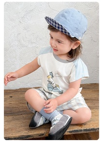 Nouvel ensemble deux pièces été 2026 pour bébé garçon, style coréen et occidental, en pur coton léger, avec short à carreaux et motif dessin animé - Product Image 6