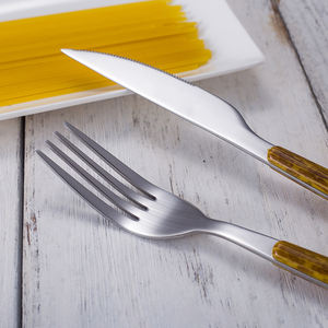 Ensemble de <span class=keywords><strong>couverts</strong></span> en acier inoxydable argenté contemporain de haute qualité, 16 pièces, avec manches en bois, pour la <span class=keywords><strong>cuisine</strong></span>, l'usage quotidien, les fêtes, les mariages - Product Image 4