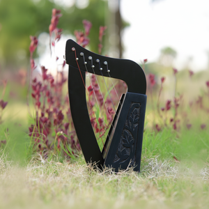 Harpe lyre en bois sculpté |   Harpe à cordes miniature portable Instrument de musique - Product Image 1
