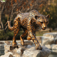 Escultura de Guepardo en Movimiento Pintada a Mano, Tamaño Real, Estatua de Cobre Fundido en Bronce con Detalles de Manchas Negras y Rayas de Lágrima para Jardín o Villa