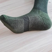 Chaussettes de randonnée vert jungle en gros, chaussettes de sport vertes du Vietnam