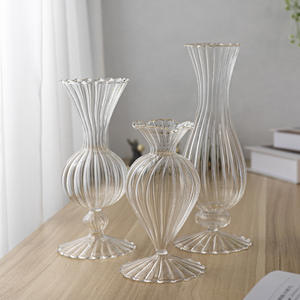 Terrario de vidrio borosilicato de estilo nórdico soplado a mano con rayas para arreglo floral hidropónico - Product Image 4