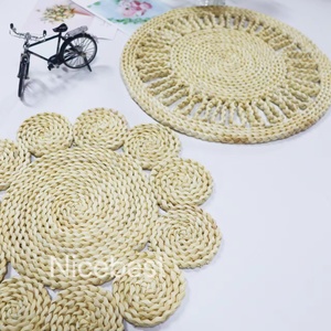 Natural Corn Husk Woven Placemat Heat Resistant Non-Slip Large <strong>Round</strong> Braided <strong>Tablemat</strong> for Dining Table Luxury Placemats - Product Image 6
