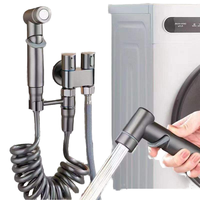 Ensemble de pulvérisateur de bidet portatif en ABS avec robinet d'angle en laiton 1 entrée 2 sorties, tuyau spiralé de 3 m, Shattaf pour toilettes OEM ODM