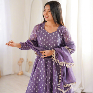 Conjunto de Salwar Kameez y Dupatta de Lino Estampado Morado, Corte Regular, Traje Étnico para Mujer, para Bodas, Fiestas y Uso Casual - Product Image 1