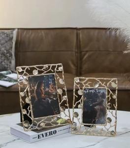 <span class=keywords><strong>Cadre</strong></span> photo personnalisé lumière luxe feuille de ginkgo <span class=keywords><strong>doré</strong></span> <span class=keywords><strong>cadre</strong></span> photo de haute qualité élégant <span class=keywords><strong>cadre</strong></span> photo de mariage de style européen - Product Image 1