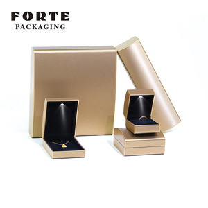 FORTE - Juego de Cajas de Joyería de Piel Sintética Dorada con Logotipo Personalizado, para Pendientes, Anillos, Pulseras y Collares - Product Image 5