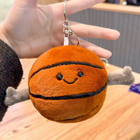 Fabricant Vente en gros Logo personnalisé Porte-clés en peluche Sac à dos pendentif Badminton Baseball Tennis de table Football Basketball Jouets