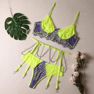 ชุดชั้นในเซ็กซี่ 4 ชิ้น แบบฝรั่งเศส ลายฉลุลูกไม้สีเขียวนีออน พร้อมสายโซ่ประดับ บราดันทรง มีสายผูกขา - ชุดชั้นในเซ็กซี่ - Product Image 5