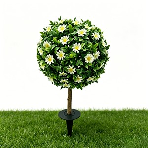Sphère florale ronde et vive en forme de tournesol avec base de piquet solide pour la décoration des bords de jardin, de pelouse, de cour de style campagnard ou extérieur. - Product Image 6