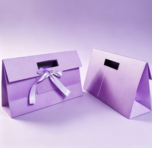 Bolsa de Papel Plegable Color Lavanda con Logotipo Personalizado, Lazo de Cinta, Asa Recortada y Tapa Abatible, Bolsa de Regalo para Ropa y Pequeños Obsequios - Product Image 3