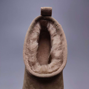 Vente en gros de pantoufles d'intérieur chaudes et douces en fausse fourrure de daim pour femmes et hommes - Product Image 3