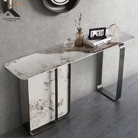 Table console moderne de luxe en pierre frittée avec base en acier inoxydable et plateau en marbre pour entrée