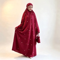 Ensemble jupe et khimar brodé sur mesure, vente en gros, deux pièces, bordure en dentelle, robe modeste, tenue de prière musulmane, OEM ODM, marque privée