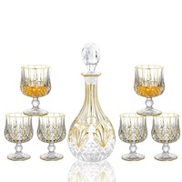 N15 Elegante 7-delige whiskykarafset met gouden strepen en korte proefglazen voor de presentatie van whisky & fijne dranken