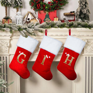 Nouveauté Chaussettes <span class=keywords><strong>de</strong></span> <span class=keywords><strong>Noël</strong></span> écologiques Décorations <span class=keywords><strong>de</strong></span> <span class=keywords><strong>Noël</strong></span> rouges Lettres dorées DIY Nom Chaussettes Cadeau parfait pour maman <span class=keywords><strong>papa</strong></span> - Product Image 2