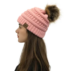 Sıcak satış kadınlar kış bere şapka örgü şapkalar desen pom pom özel logo