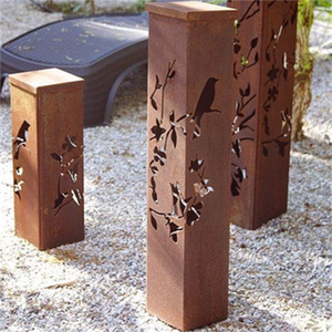 Borne lumineuse LED extérieure en acier Corten découpée au laser sur mesure, motif floral et oiseaux, carrée et creuse, pour aménagement paysager - Product Image 2