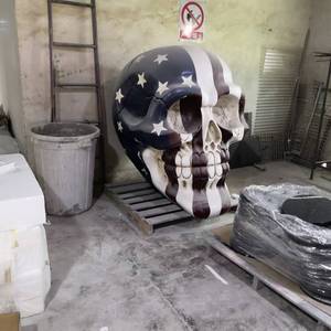 Scultura a grandezza naturale su ordinazione all'ingrosso della statua dei teschi della vetroresina <span class=keywords><strong>del</strong></span> <span class=keywords><strong>disegno</strong></span> colorato intagliato a mano grande della decorazione all'aperto <span class=keywords><strong>del</strong></span> giardino - Product Image 5